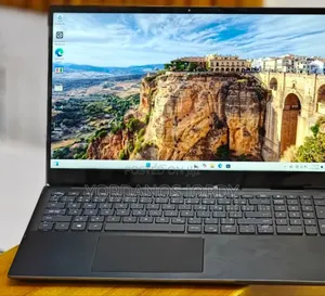 New Laptop Dell Inspiron 15 7566 16GB Intel Core I7 SSD 512GB