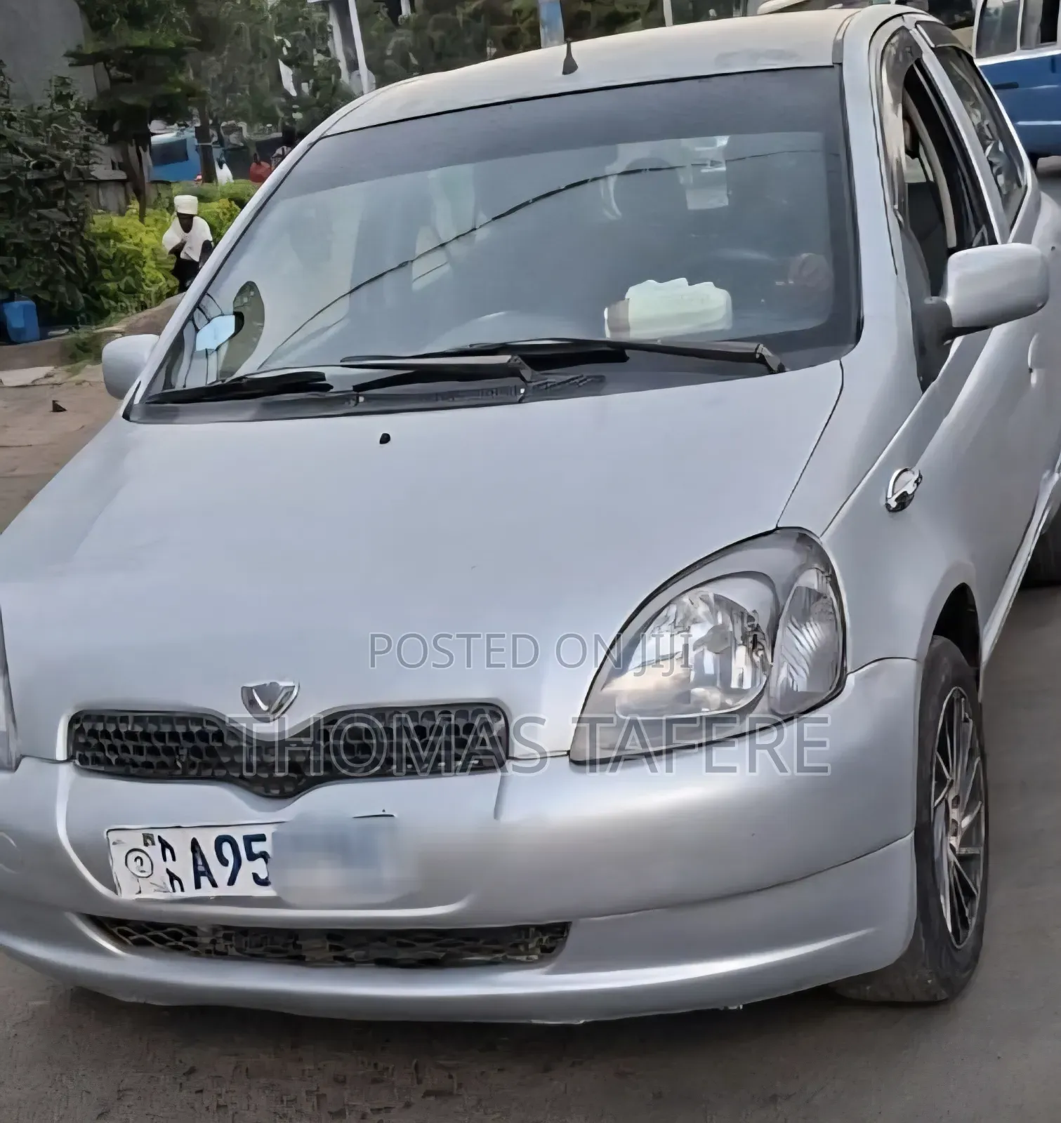 Toyota Vitz 2001 Silver