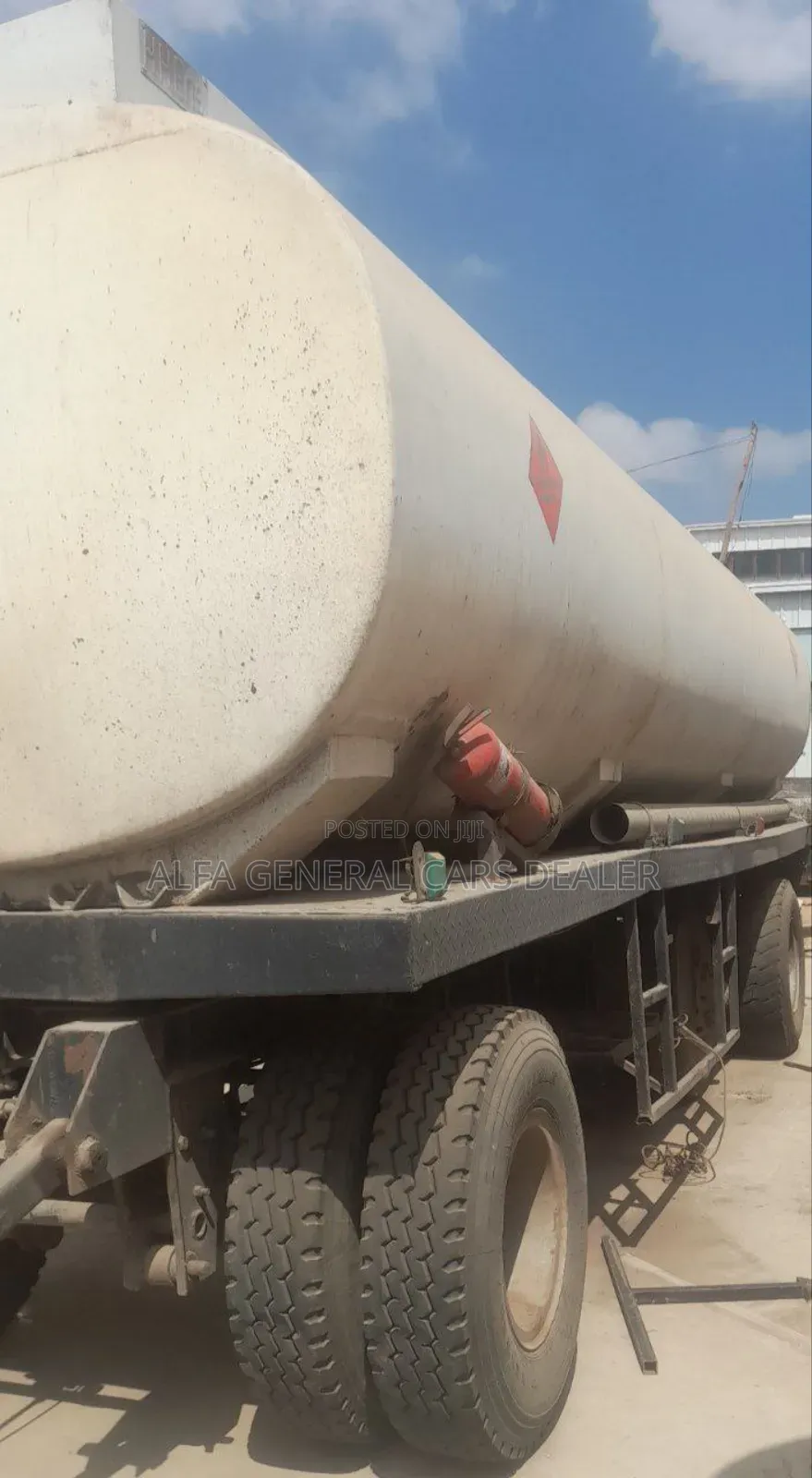 2017 ሲኖ ትረምፕ ቦቴ ከነተሳቢው ባንክ:6 ሚሊየን አለበት