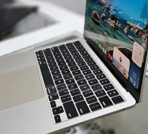 New Laptop Apple MacBook Air 2022 M2 8GB Apple M2 SSD 256GB