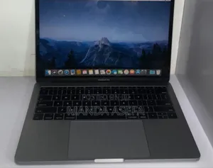 New Laptop Apple MacBook Pro 2017 8GB Intel Core I5 SSD 256GB