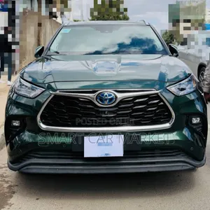 Toyota Highlander Hybrid 2022 Green
