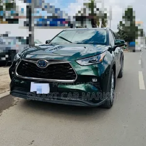 Toyota Highlander Hybrid 2022 Green