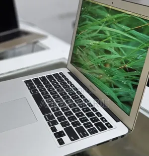 New Laptop Apple MacBook Air 2015 8GB Intel Core I5 SSD 256GB