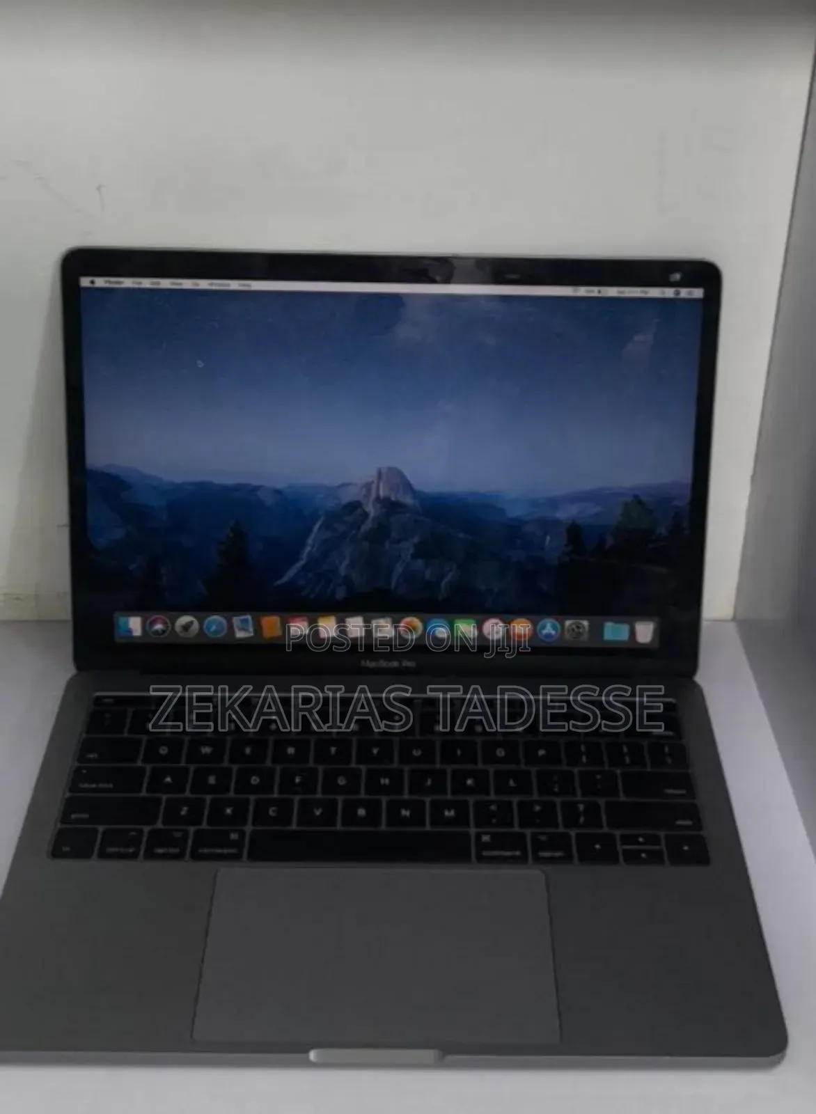 New Laptop Apple MacBook Pro 2017 8GB Intel Core I5 SSD 128GB