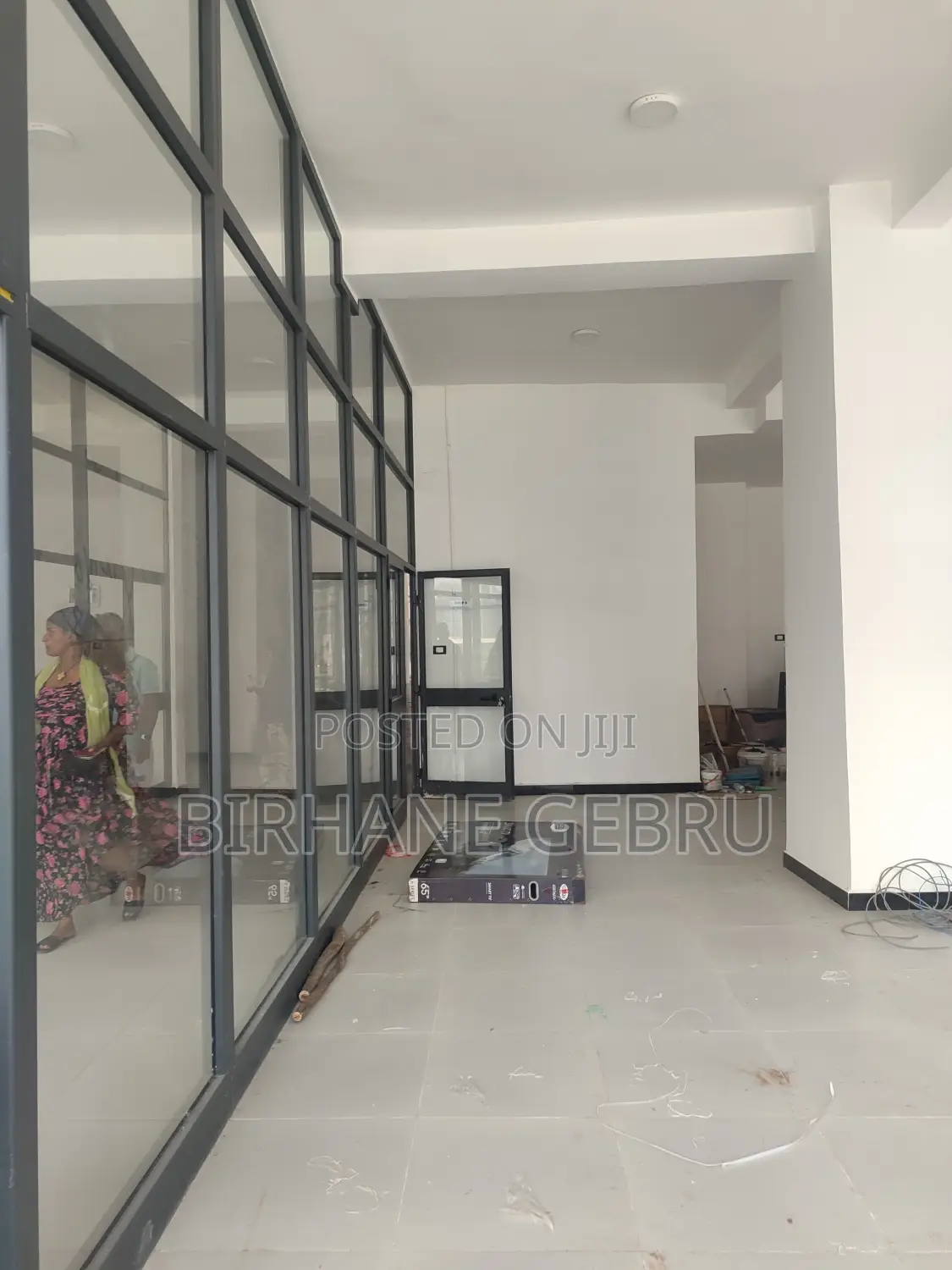 Space Rent for Baker Cafe .Eletronics Sper Market