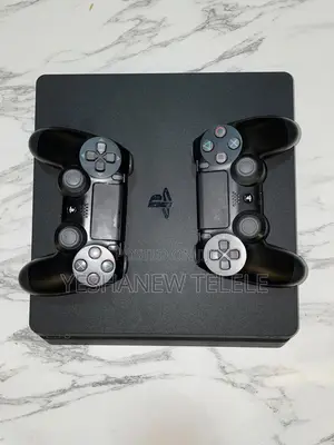 Play Station 4 Slim