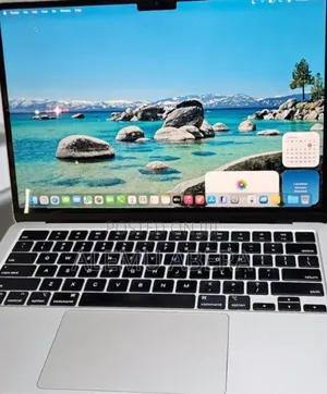 Photo - New Laptop Apple MacBook Air 2022 M2 8GB SSD 256GB