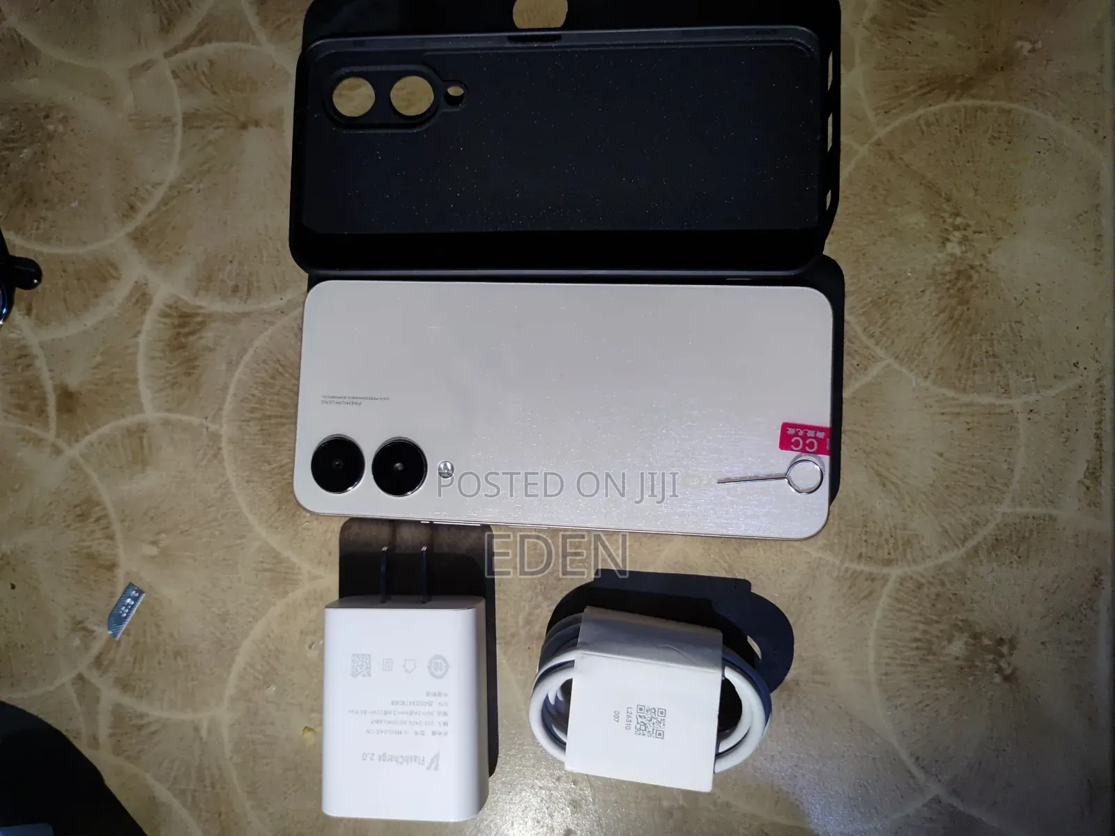 New Vivo iQOO 11 Pro 256 GB Gold