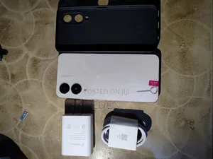 New Vivo iQOO 11 Pro 256 GB Gold