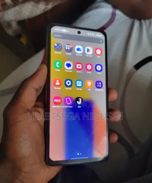 Photo - Samsung Galaxy A52 128 GB Black