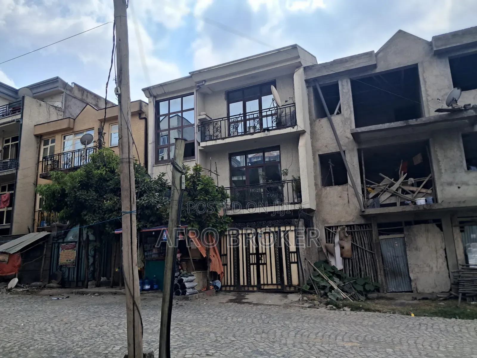 5bdrm House in Tuludimtu, Akaky Kaliti for sale