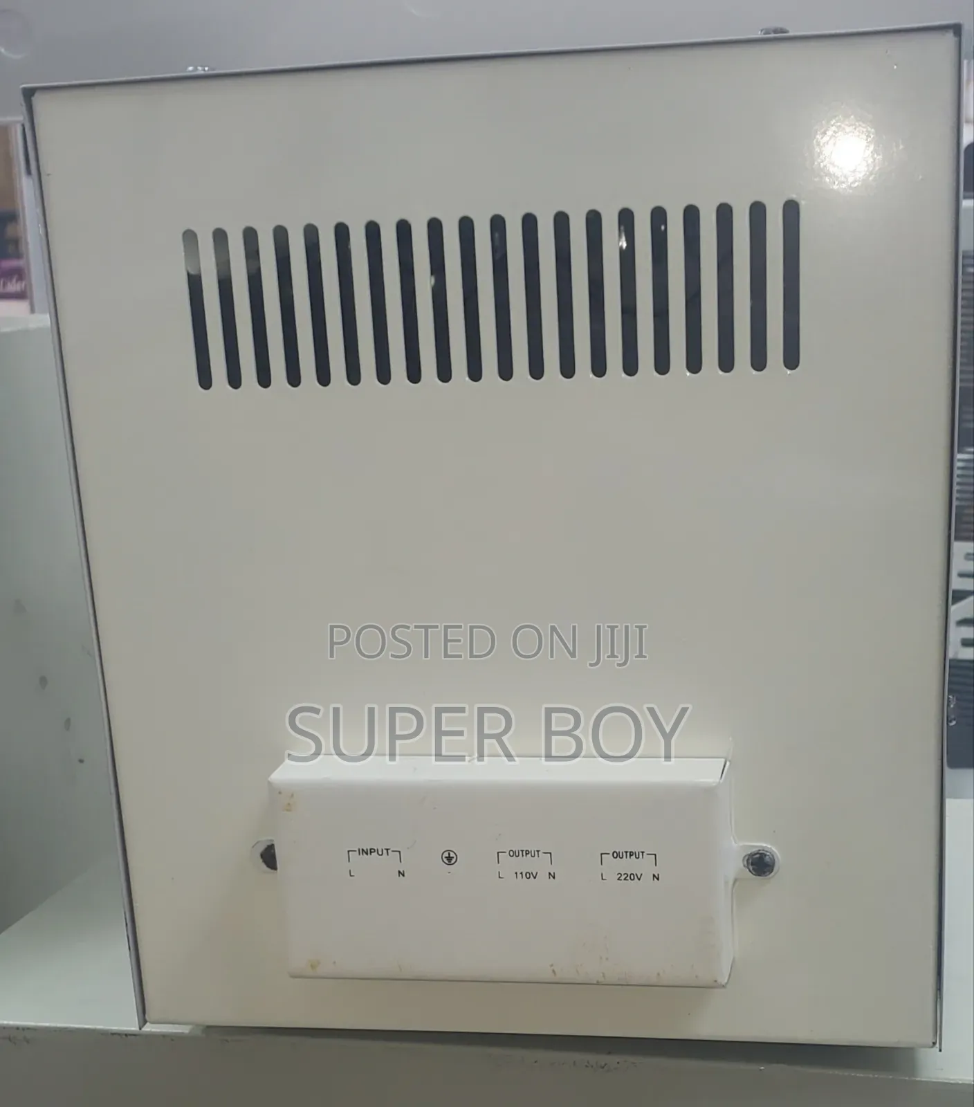 Automatic Voltage Regulator / Stablizer