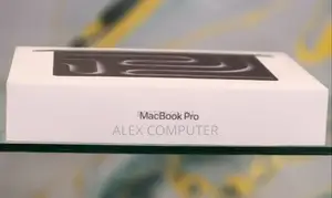 New Laptop Apple Macbook Pro 2025 M5 14-Inch 16GB Apple M5 SSD 512GB