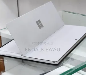 New Laptop Microsoft Surface 8GB Intel Core I7 SSD 256GB