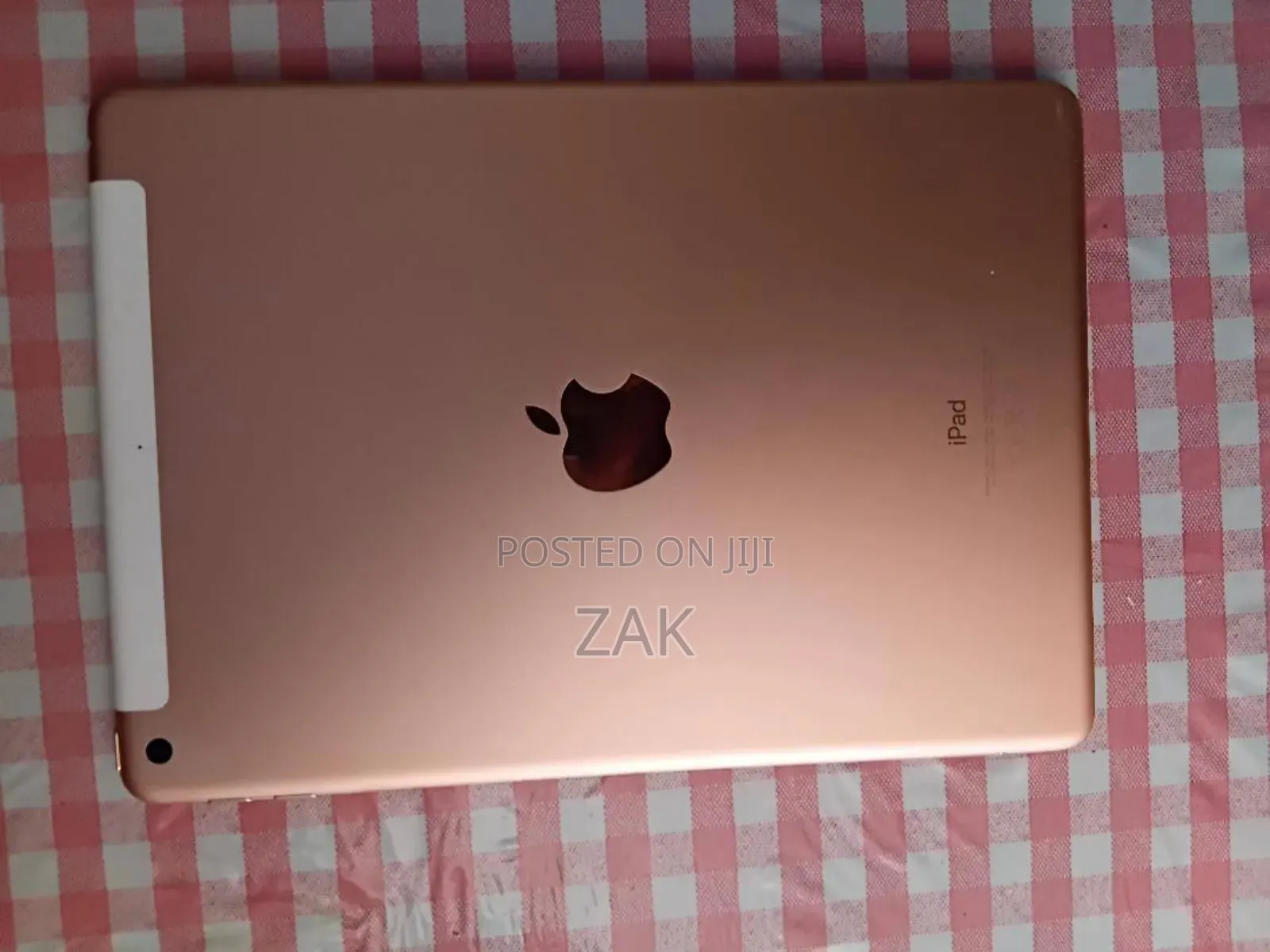 Apple iPad 9.7 32 GB Yellow