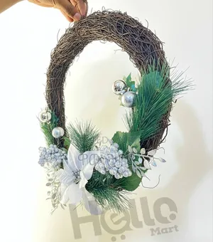 Christmas Wreath Featuring Silver Bauble