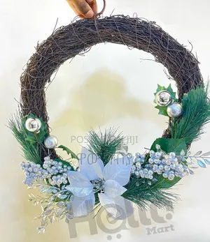 Christmas Wreath Featuring Silver Bauble