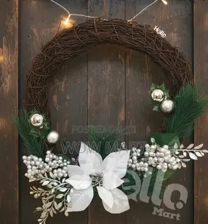 Christmas Wreath Featuring Silver Bauble