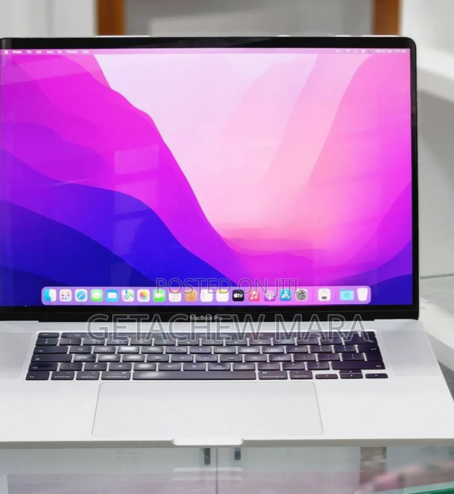 New Laptop Apple MacBook Pro 2019 16GB Intel Core I7 SSD 512GB