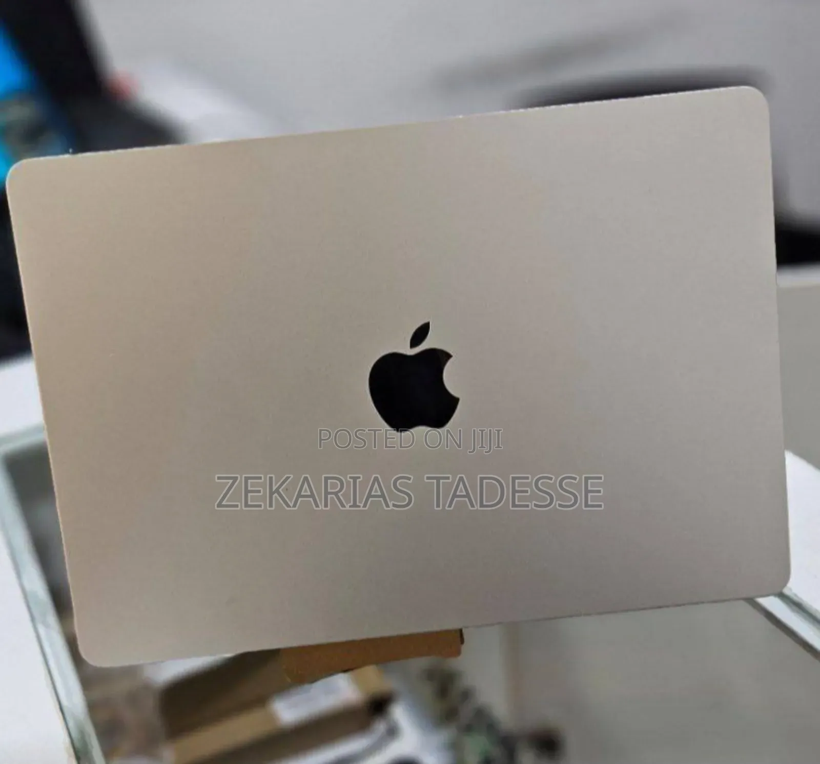 New Laptop Apple MacBook Air 2022 M2 8GB Apple M2 SSD 256GB