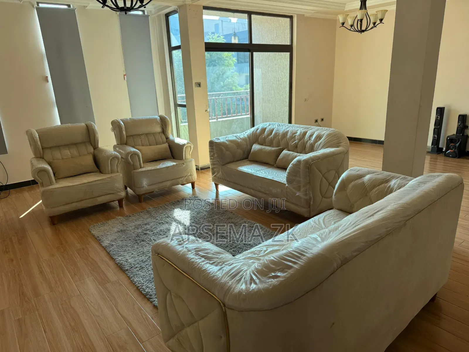 Sofa Set Modern and Attractive