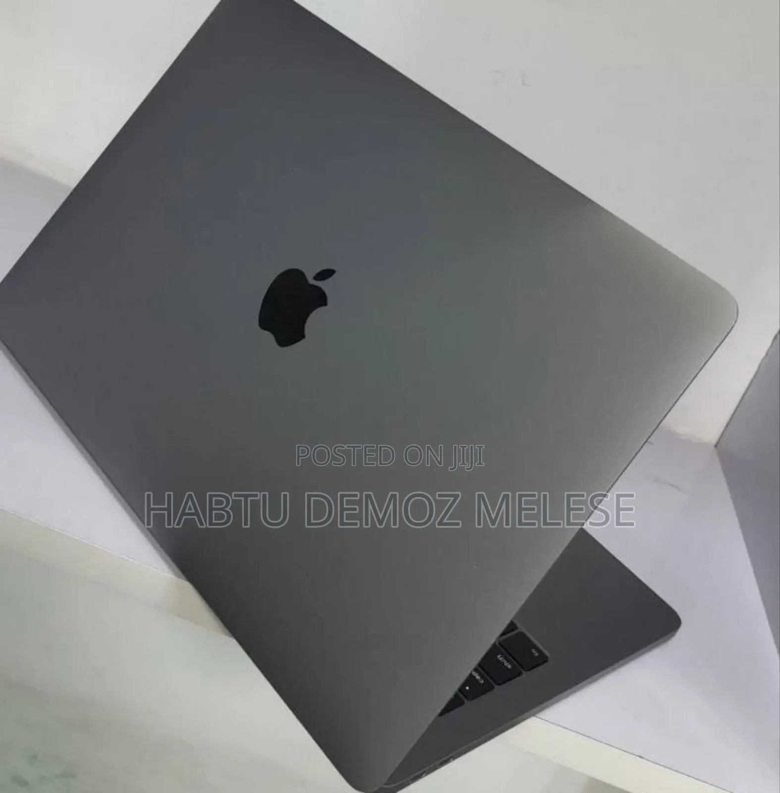 New Laptop Apple MacBook Pro 2017 8GB Intel Core I5 SSD 256GB