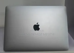 New Laptop Apple MacBook Pro 2017 8GB Intel Core I5 SSD 256GB