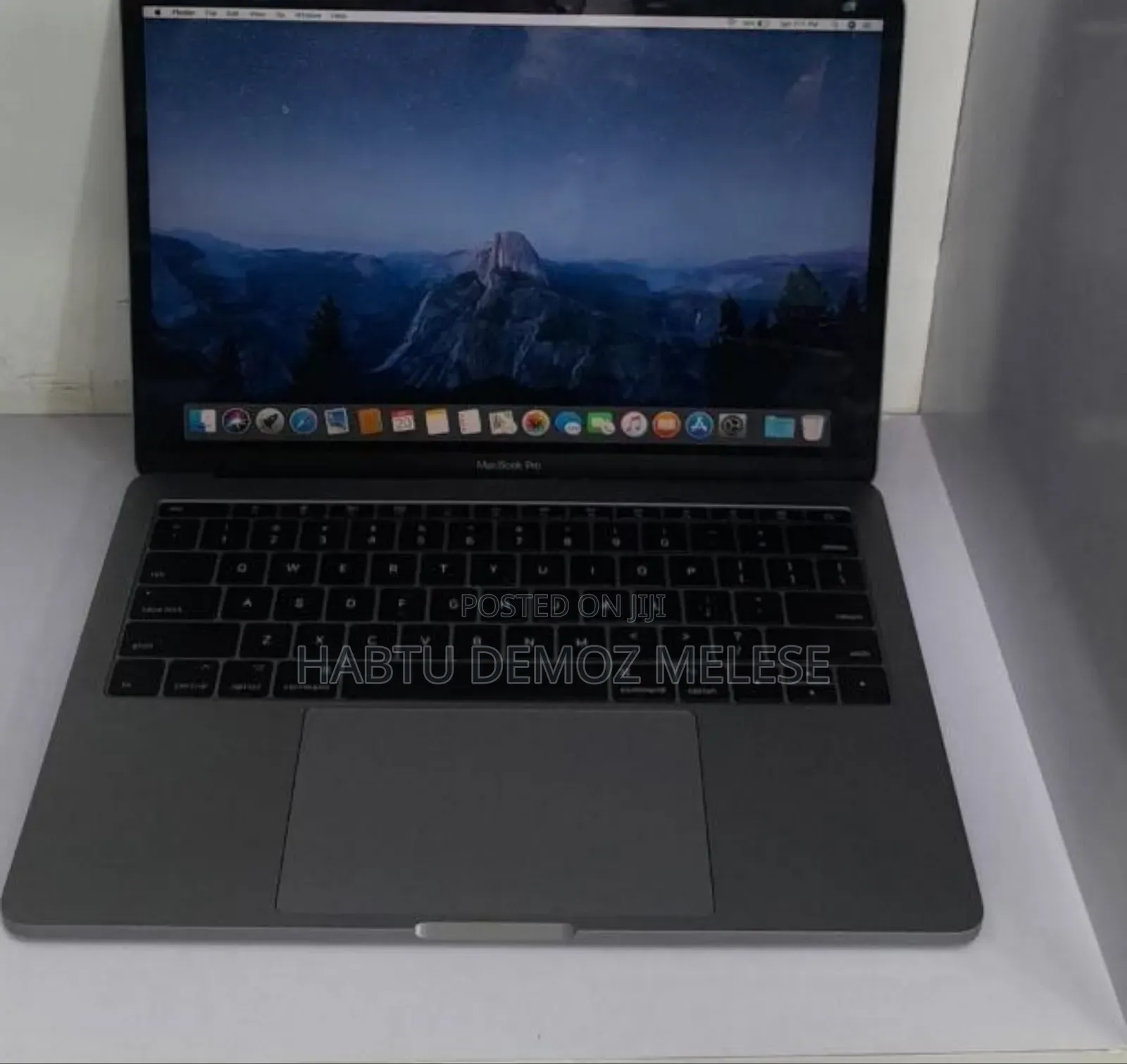 New Laptop Apple MacBook Pro 2017 8GB Intel Core I5 SSD 256GB