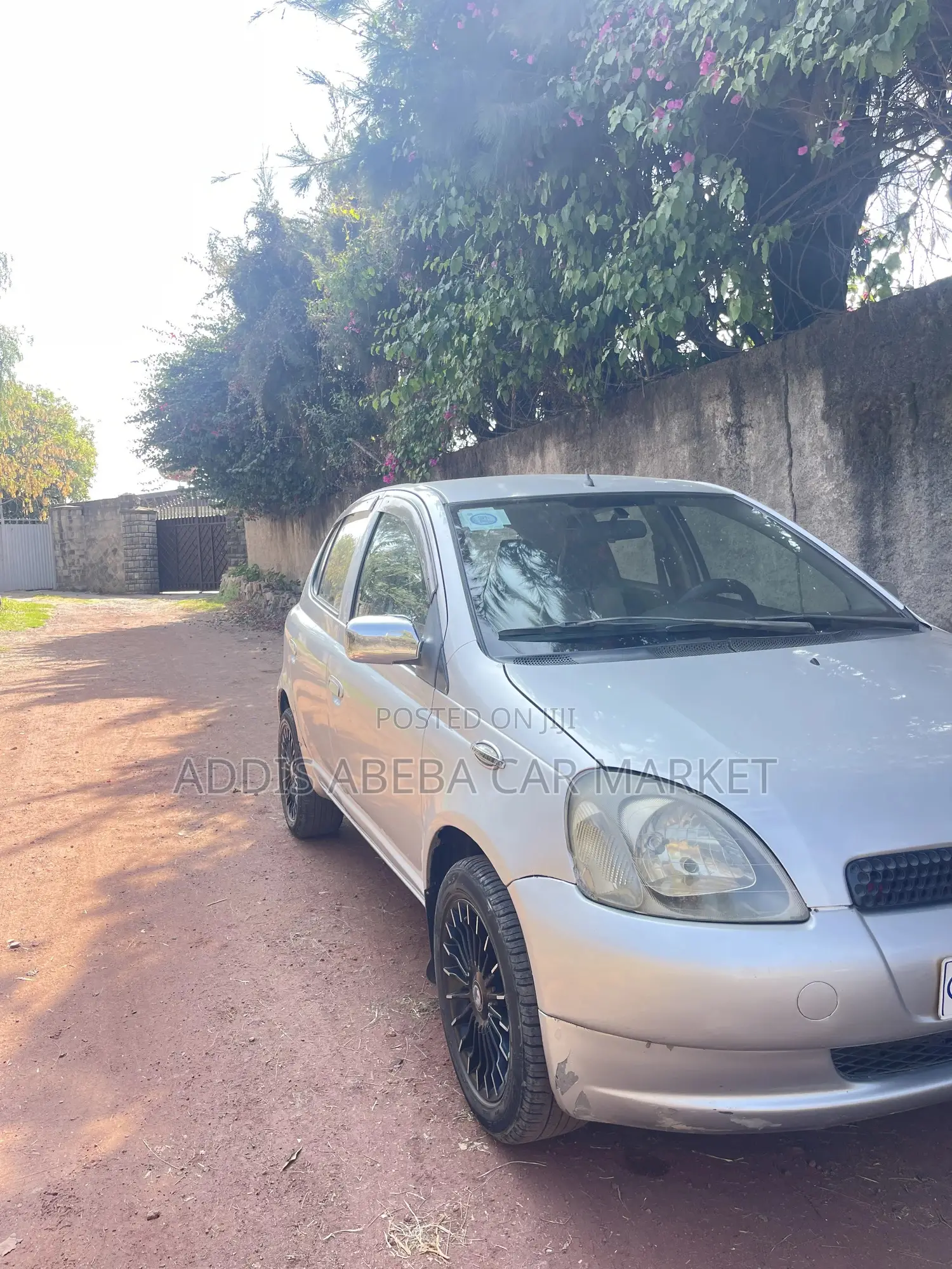 Toyota Vitz 2001 Silver