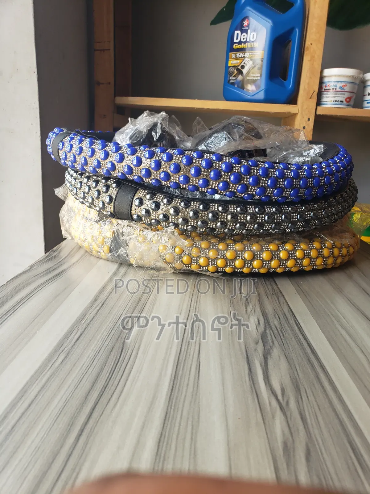 የisuzu እና Obama መሪ ልብስ