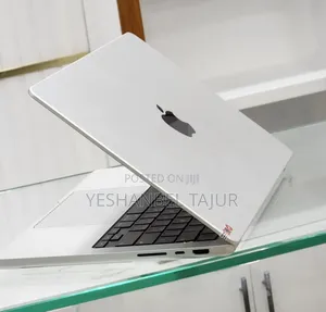 New Apple MacBook Pro 2023 M3 14-Inch 18GB Apple M3 Pro SSD 512GB