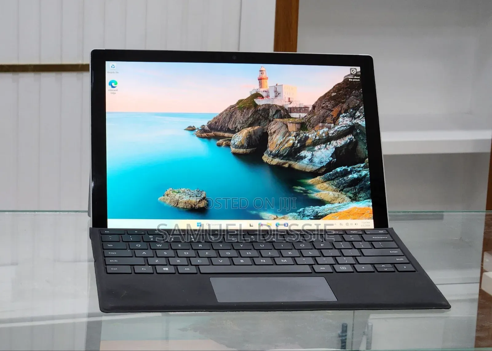 New Laptop Microsoft Surface 8GB Intel Core I7 SSD 256GB