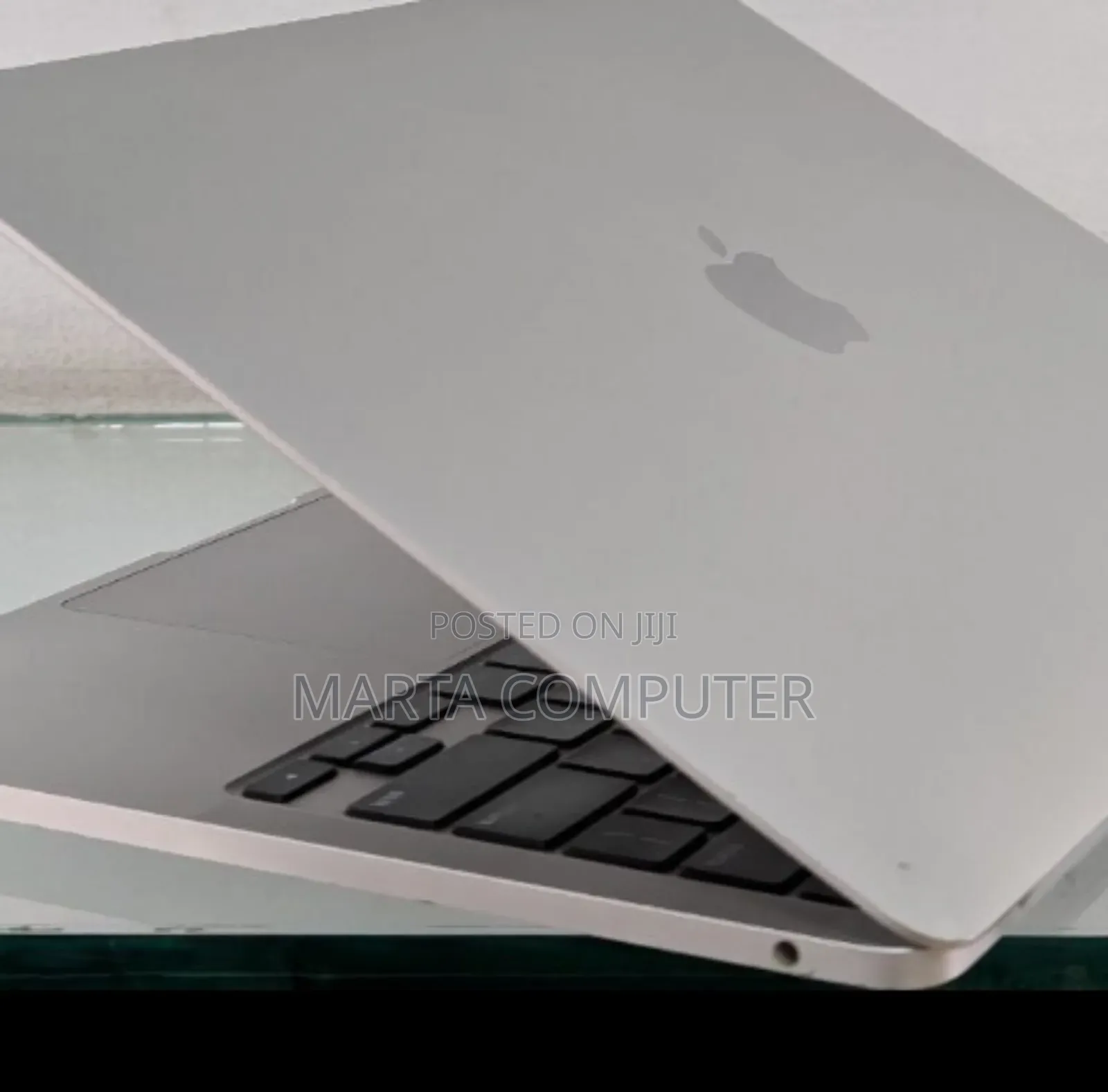 New Laptop Apple MacBook Pro 2023 M2 8GB Apple M2 SSD 256GB