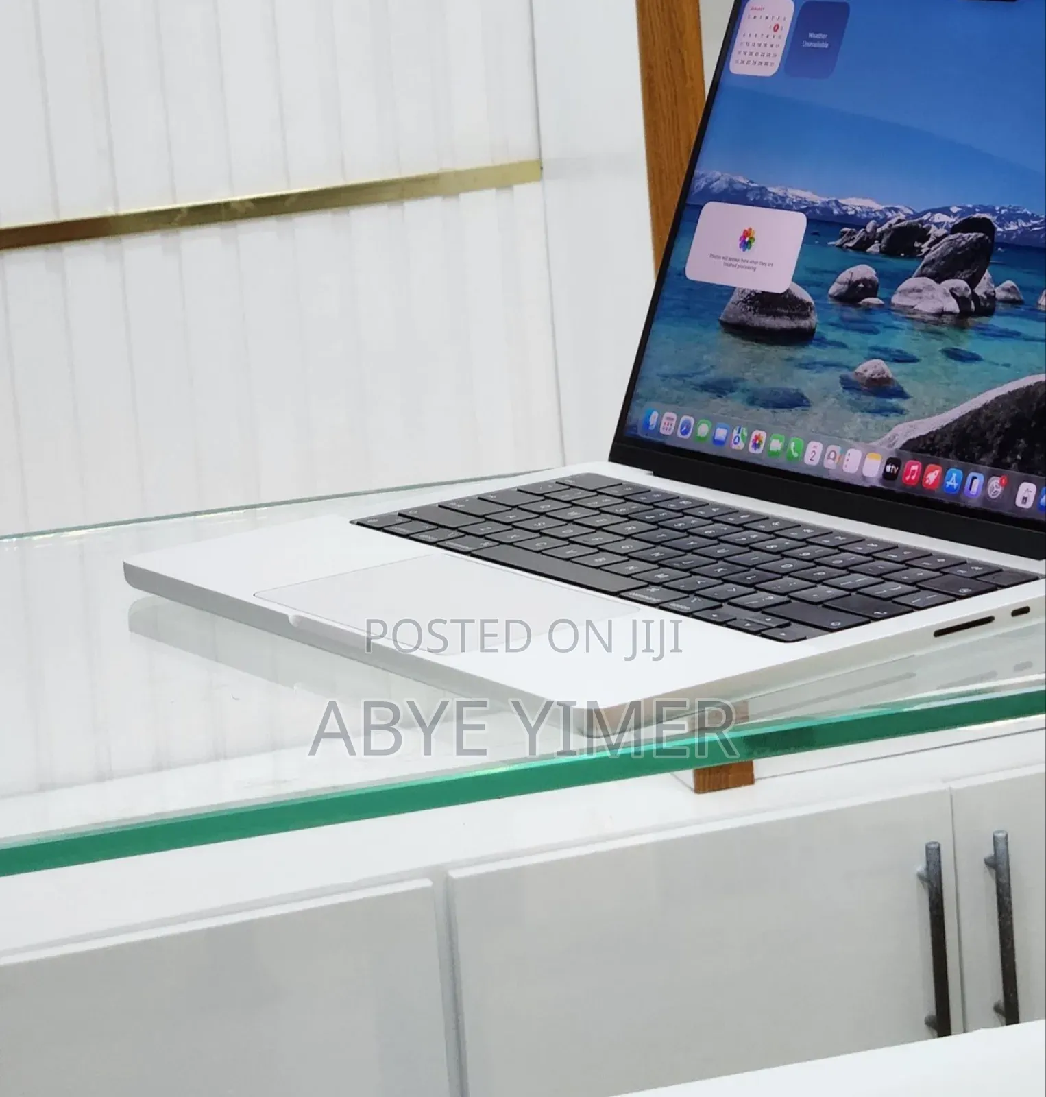 New Apple MacBook Pro 2024 M4 14-Inch 18GB Intel Core M SSD 512GB