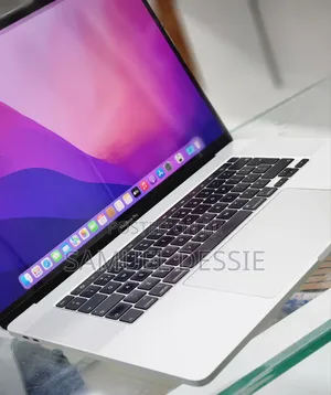 New Laptop Apple MacBook Pro 2019 16GB Intel Core I7 SSD 512GB