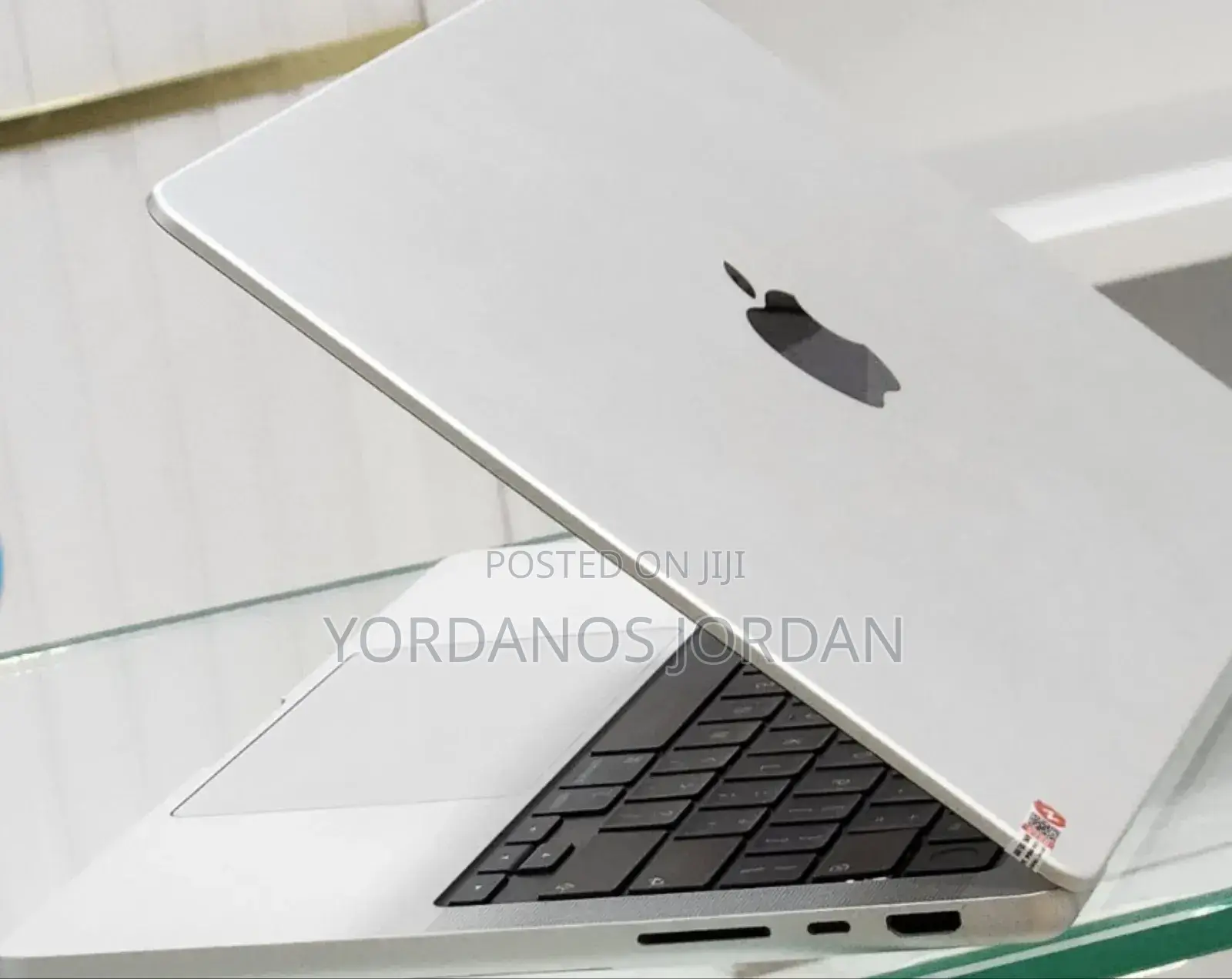 New Apple MacBook Pro 2023 M3 14-Inch 18GB Apple M3 Pro SSD 512GB