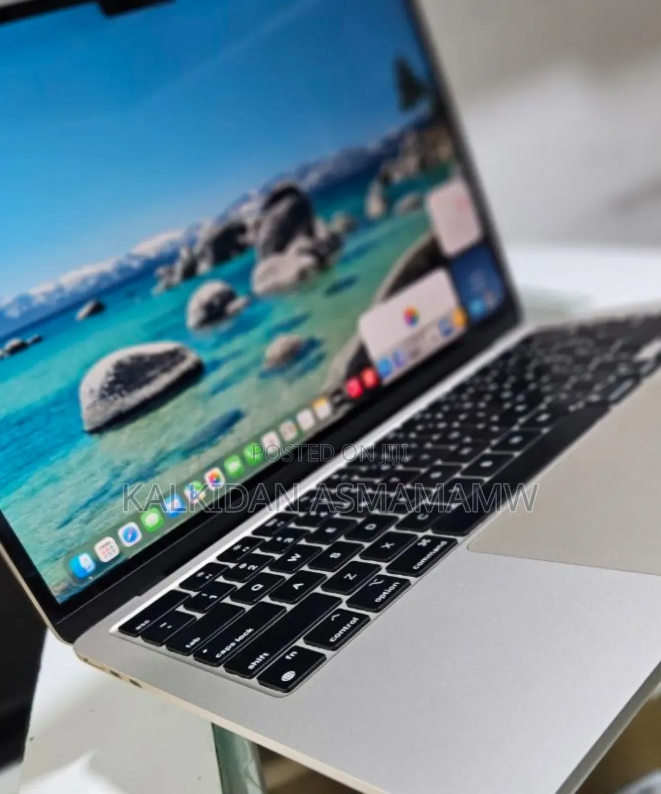 New Laptop Apple MacBook Air 2022 M2 8GB Apple M2 SSD 256GB