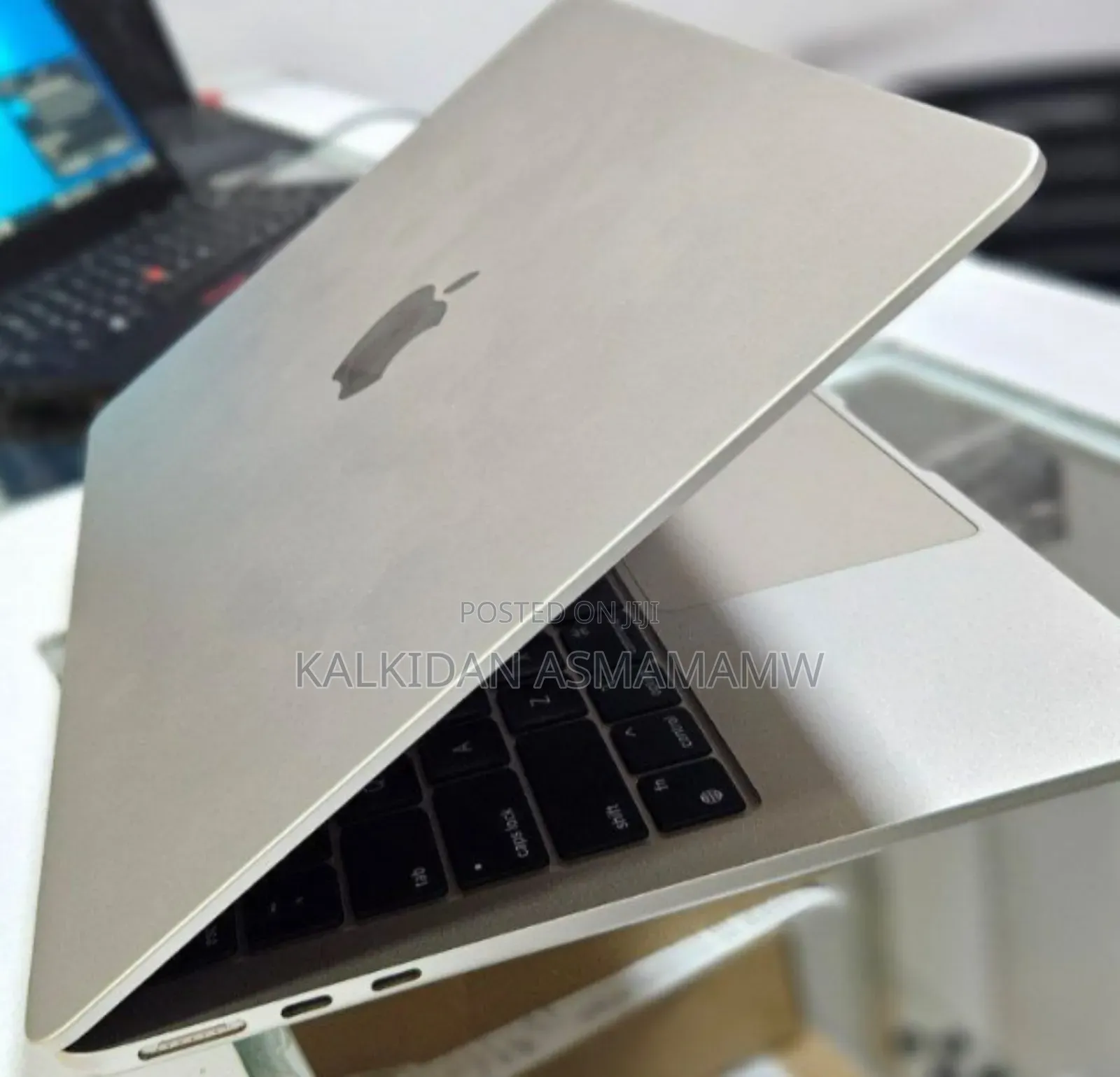 New Laptop Apple MacBook Air 2022 M2 8GB Apple M2 SSD 256GB