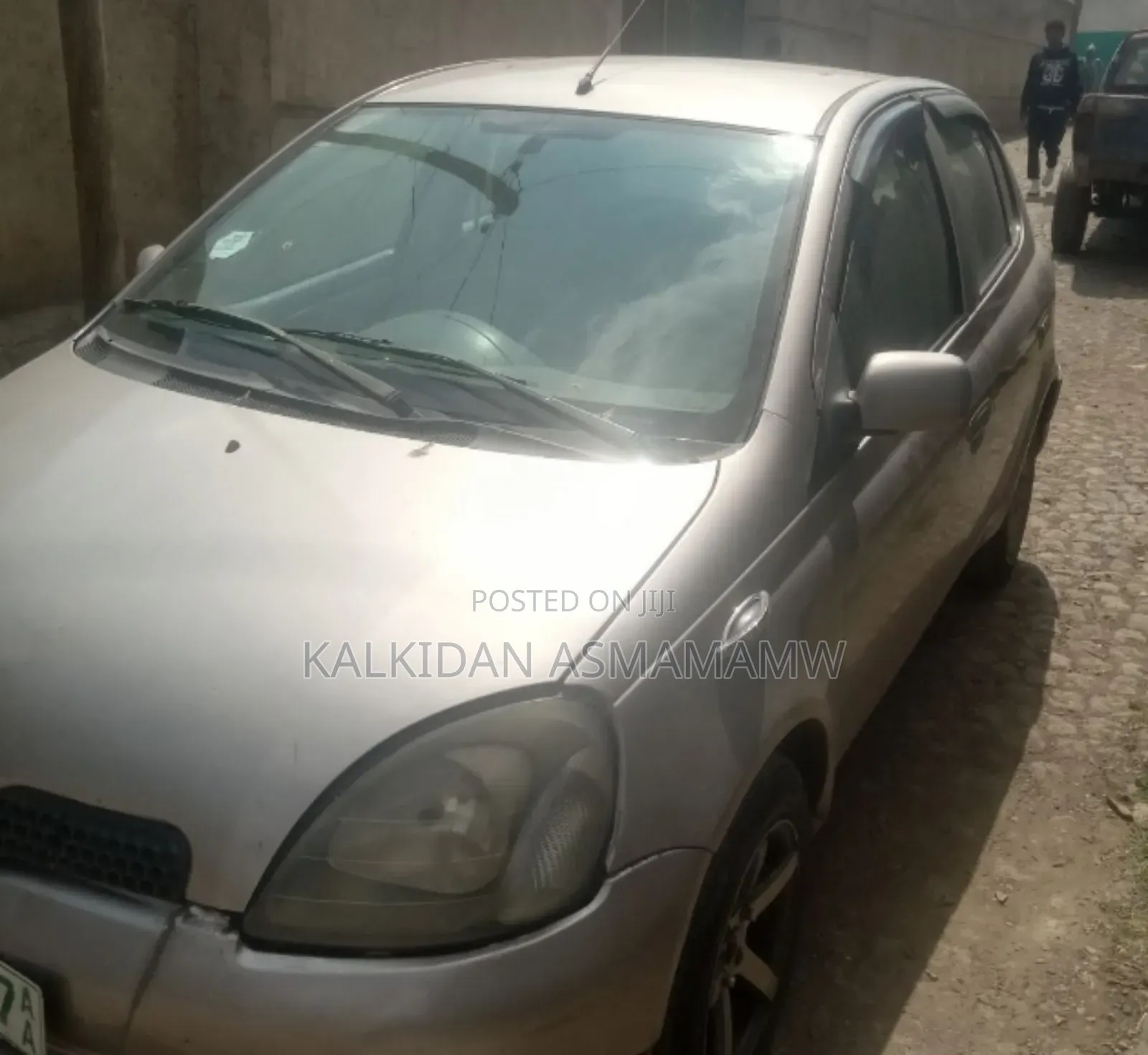 Toyota Vitz 2001 Silver