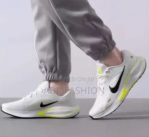 Nike Men's Journey Run Running Shoes