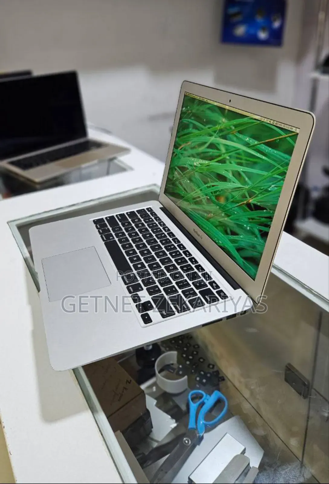 New Laptop Apple MacBook Air 2015 8GB Intel Core I5 SSD 256GB