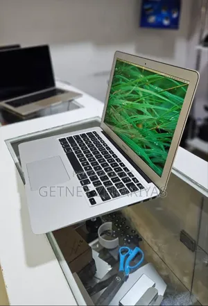 New Laptop Apple MacBook Air 2015 8GB Intel Core I5 SSD 256GB