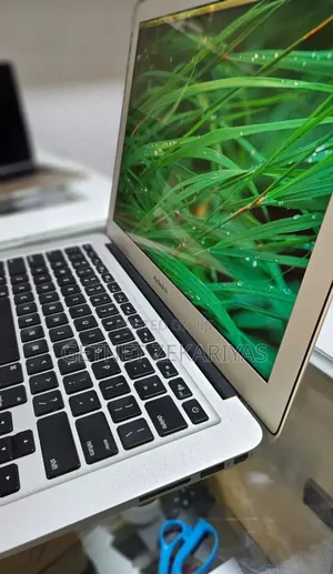 New Laptop Apple MacBook Air 2015 8GB Intel Core I5 SSD 256GB