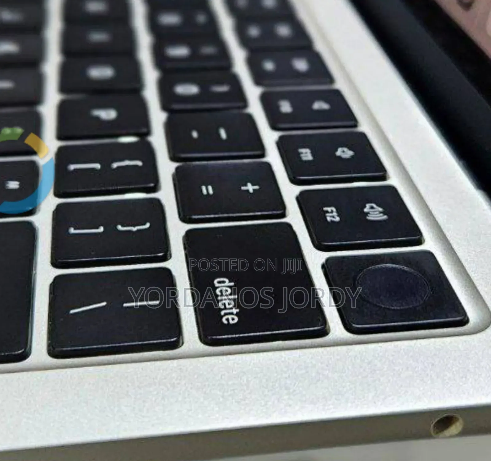 New Laptop Apple MacBook Air 2022 M2 8GB Apple M2 SSD 256GB