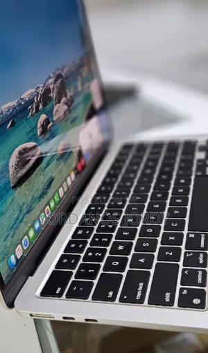 New Laptop Apple MacBook Air 2022 M2 8GB Apple M2 SSD 256GB