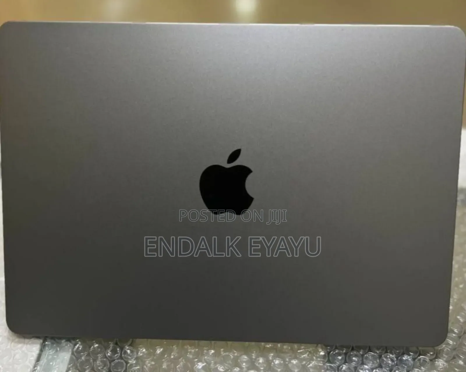 New Laptop Apple MacBook Air 2022 M2 8GB Apple M2 SSD 256GB