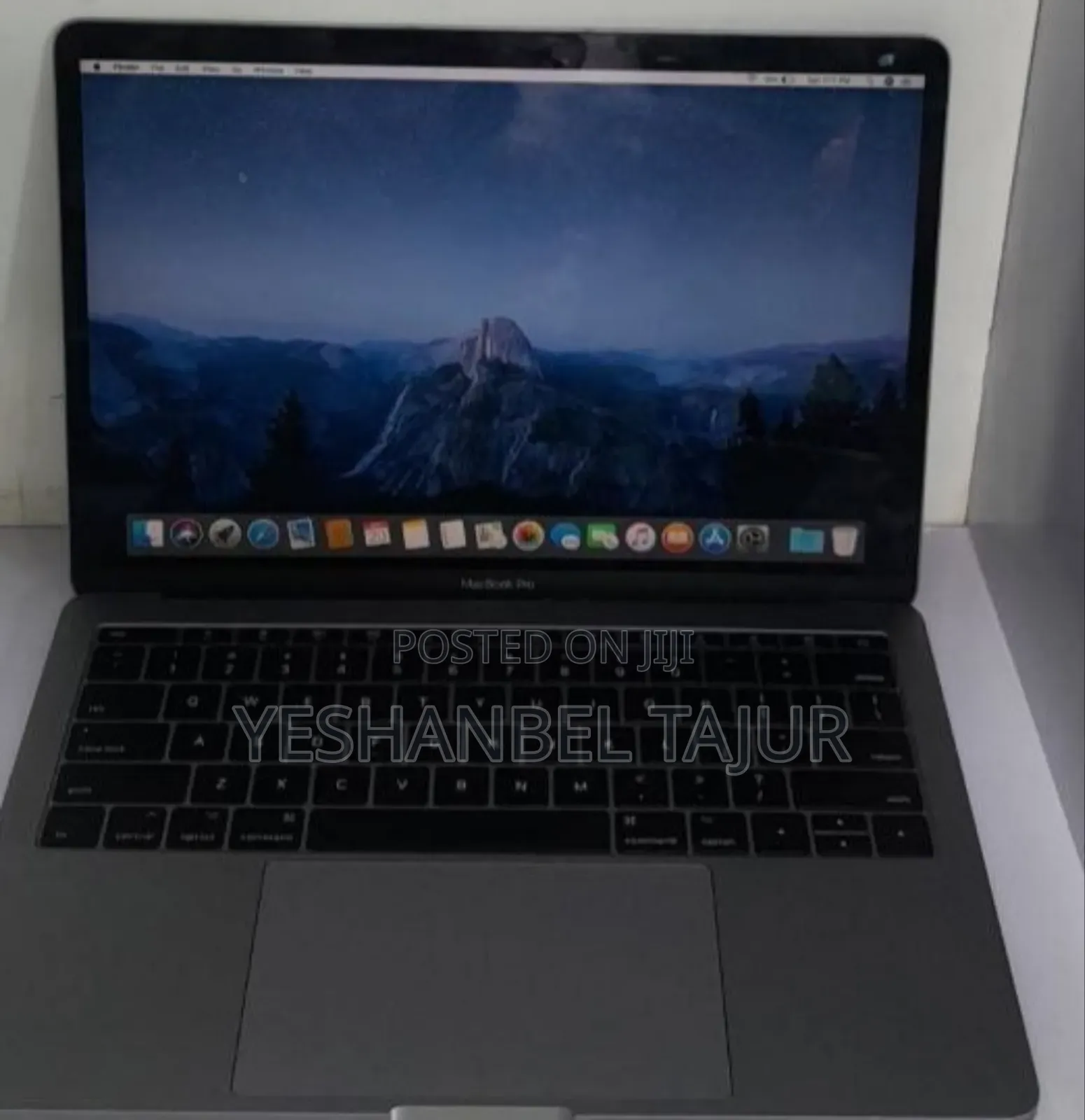 New Laptop Apple MacBook Pro 2017 8GB Intel Core I5 SSD 256GB