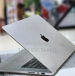 New Laptop Apple MacBook Pro M1 32GB SSD 512GB