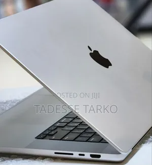 New Laptop Apple MacBook Pro M1 32GB SSD 512GB